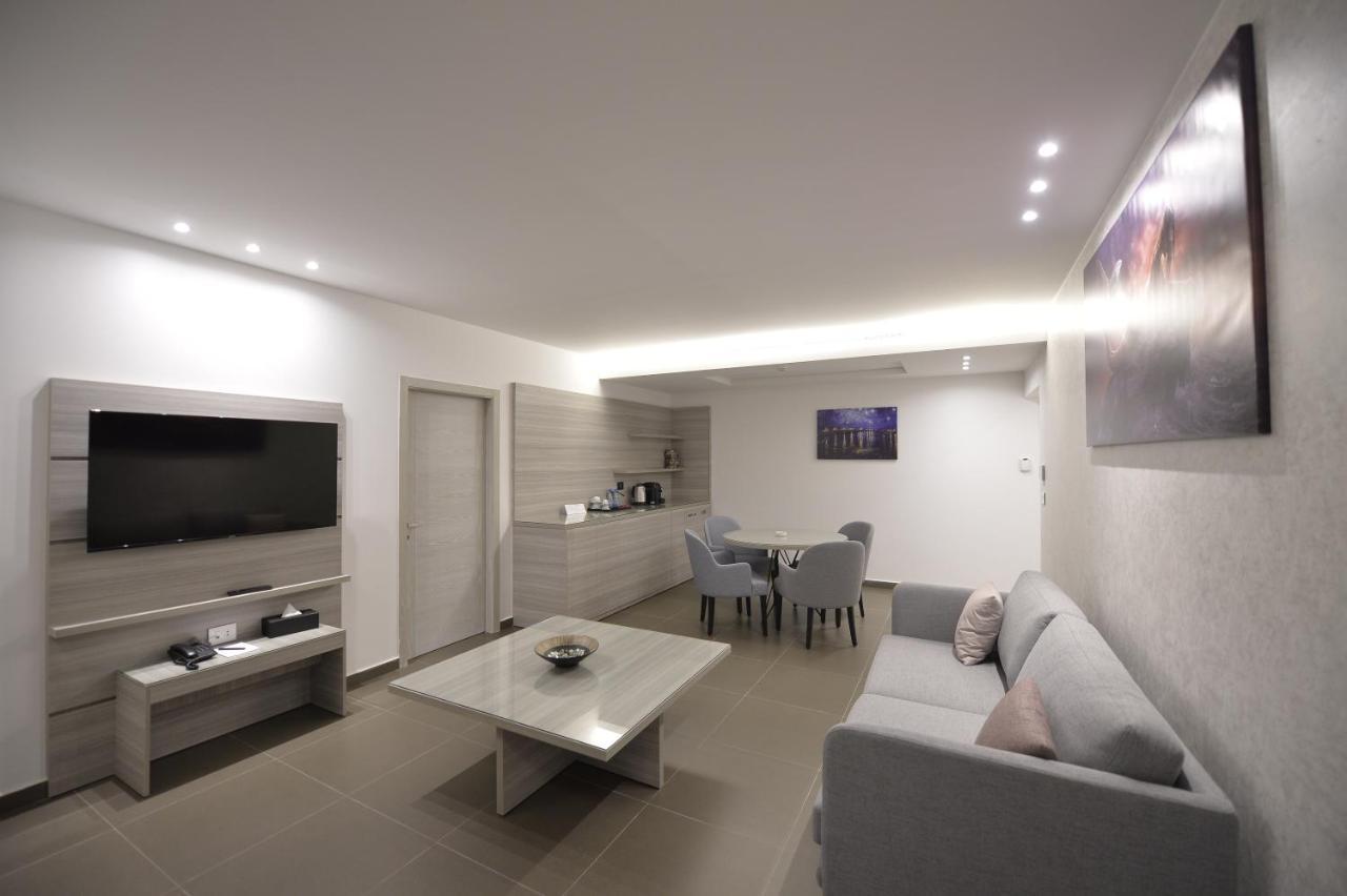 Zett Hotel Джуния Екстериор снимка
