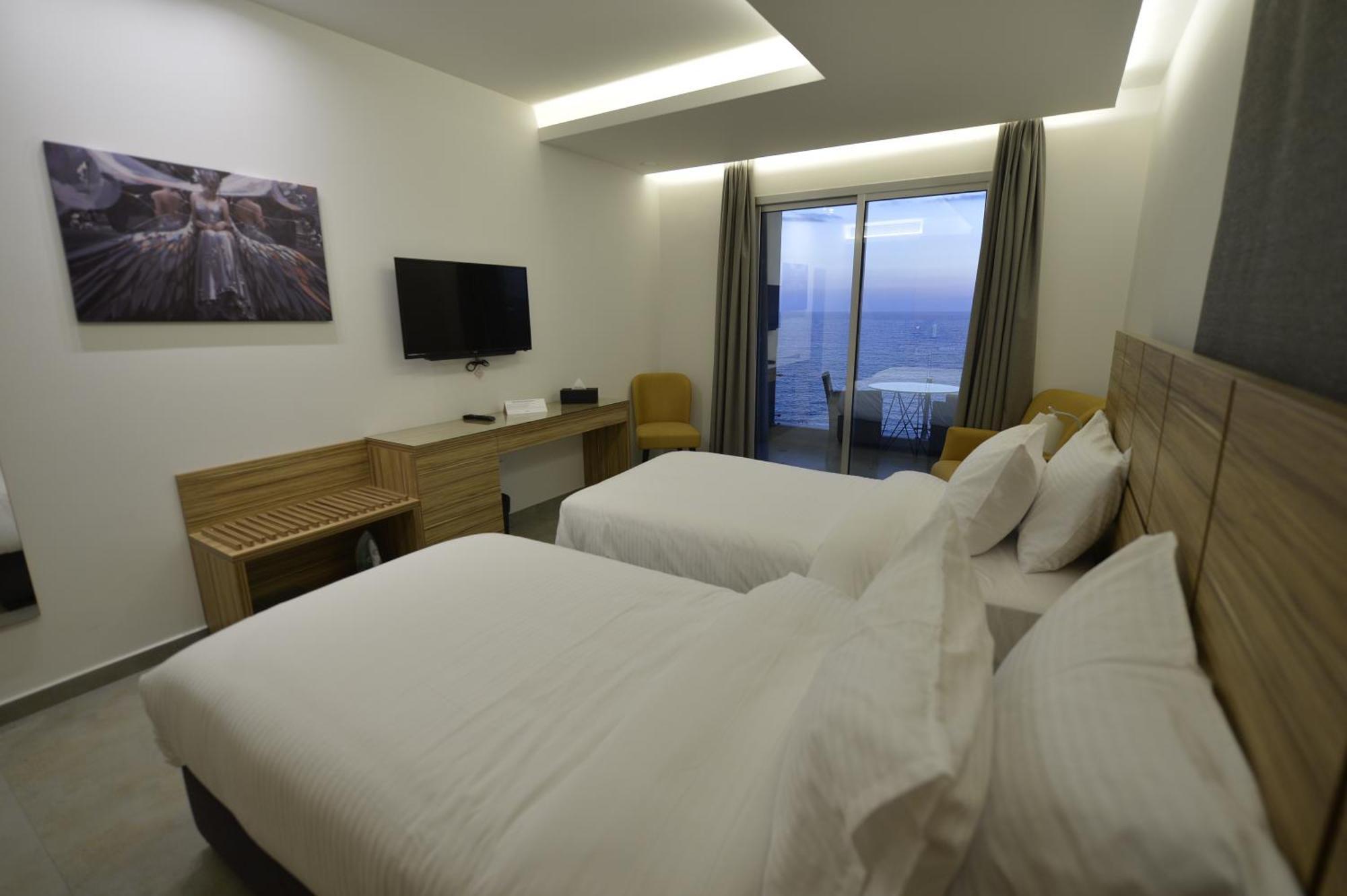 Zett Hotel Джуния Екстериор снимка