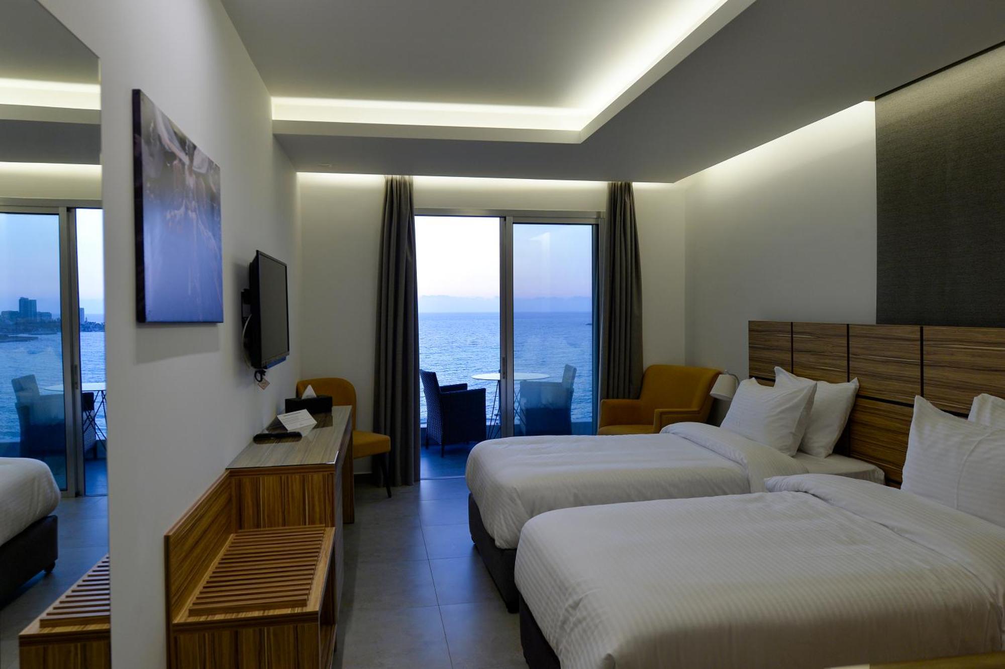 Zett Hotel Джуния Екстериор снимка
