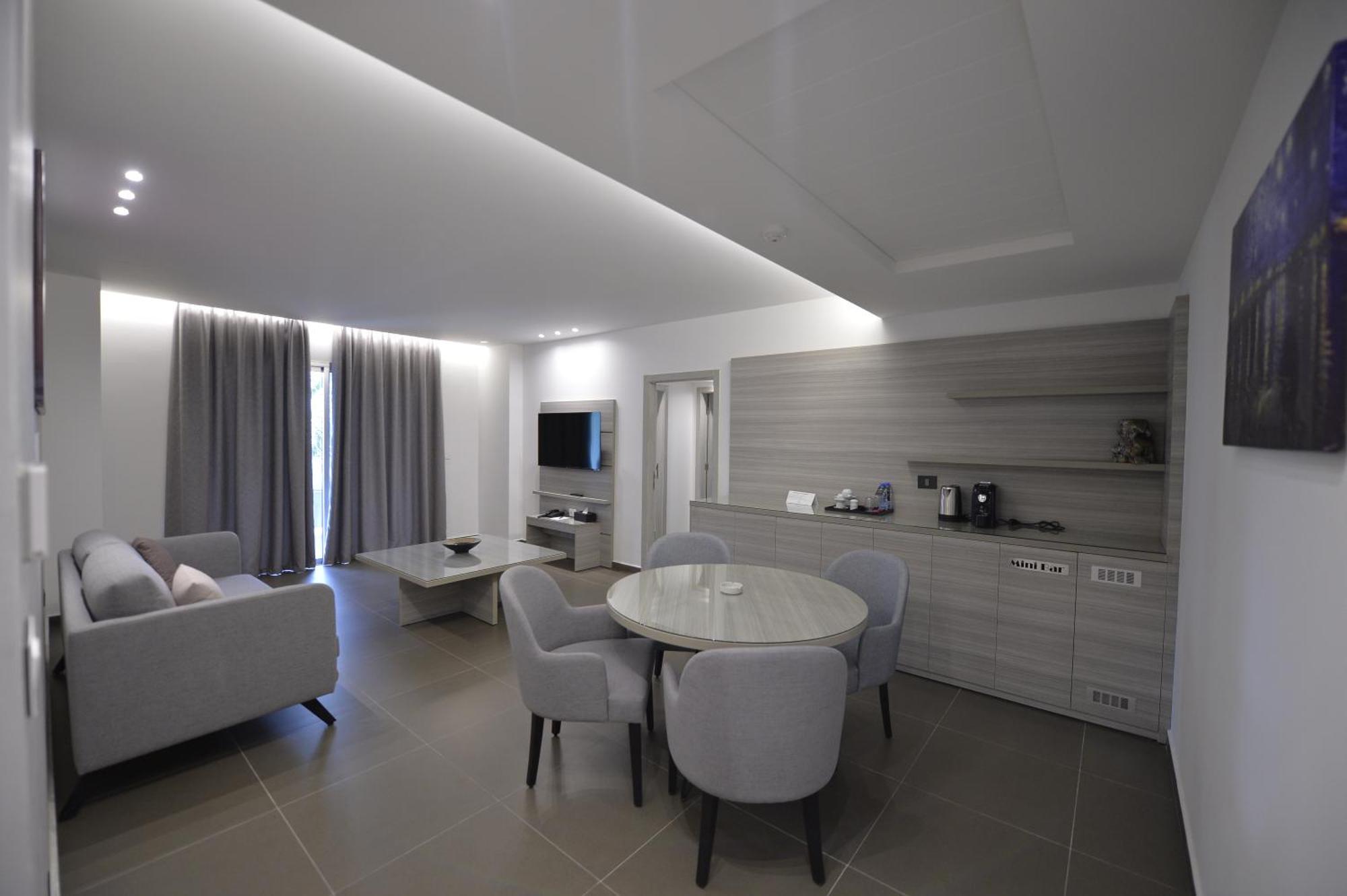 Zett Hotel Джуния Екстериор снимка
