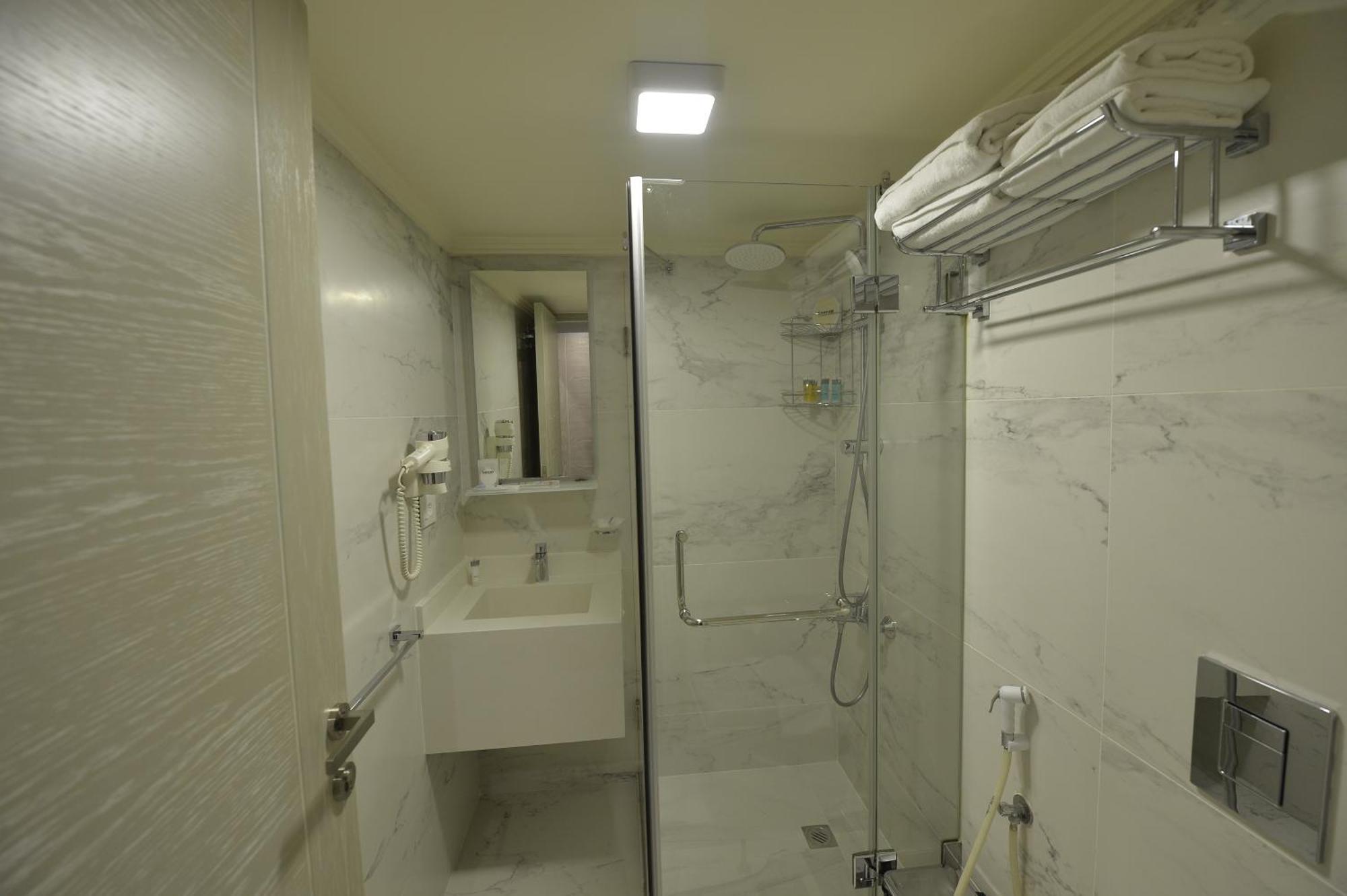 Zett Hotel Джуния Екстериор снимка